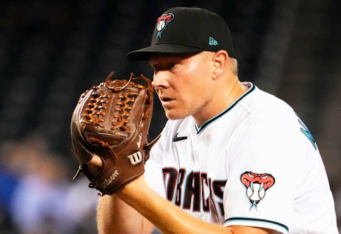 Mark Melancon waits for the sign before throwing a pitch.